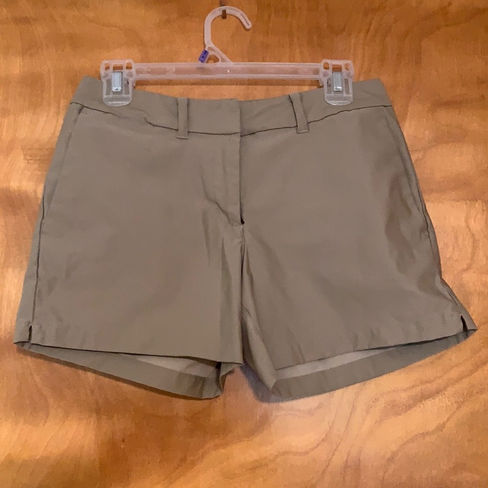 Khaki Nike golf shorts